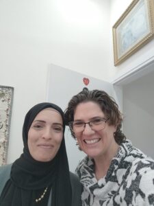 גבי עם אנשי חינוך