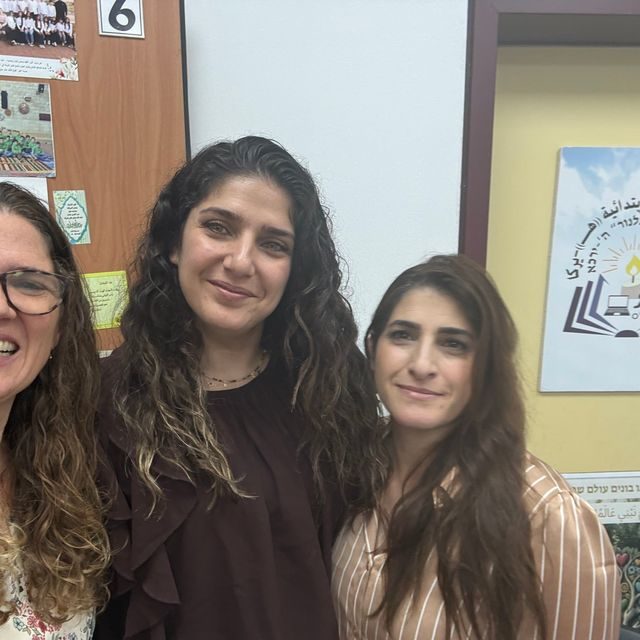 גבי עם אנשי חינוך