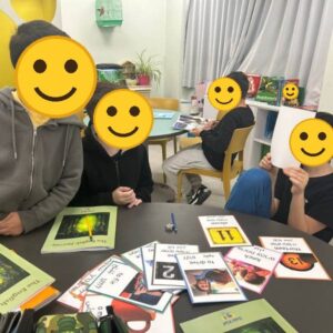 ילדים לומדים אנגלית עם התוכנית