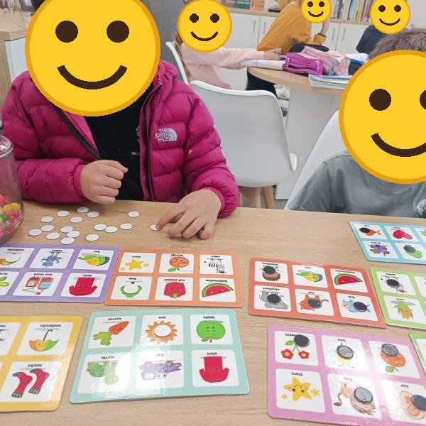 ילדים לומדים אנגלית עם התוכנית