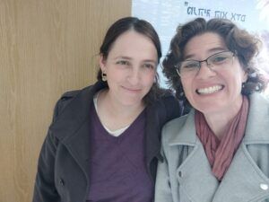 גבי עם אנשי חינוך