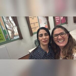 גבי עם אנשי חינוך