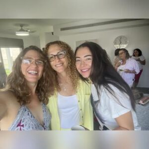 גבי עם אנשי חינוך