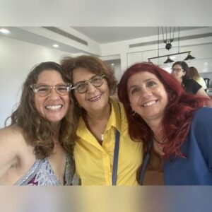 גבי עם אנשי חינוך